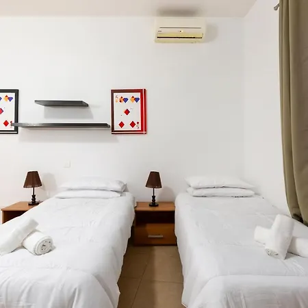 Spacious Pv Close To Clubs & Schools With Wifi By 360 Estates Διαμέρισμα *