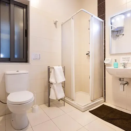 Spacious Pv Close To Clubs & Schools With Wifi By 360 Estates Appartement San Ġiljan